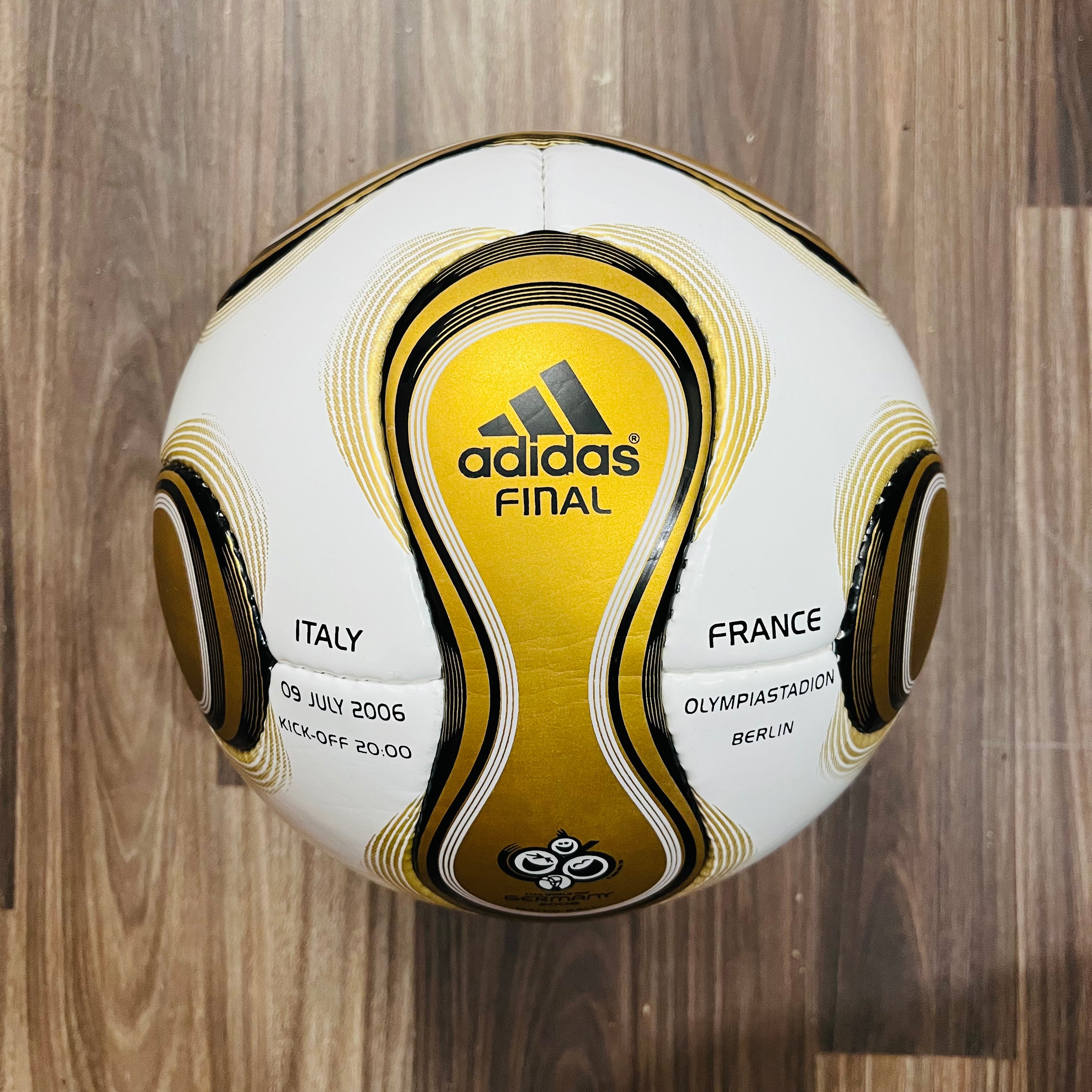 Adidas FIFA World Cup 2006 Teamgeist Berlin Football Handstitched Official Match Ball