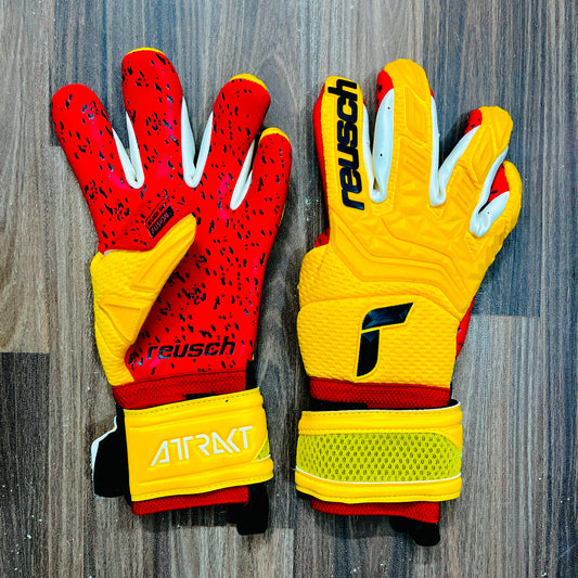 Reusch Goalkeeping Gloves for Adults – Professional Soccer Goalie Gloves with Superior Grip and Comfort (Yellow)