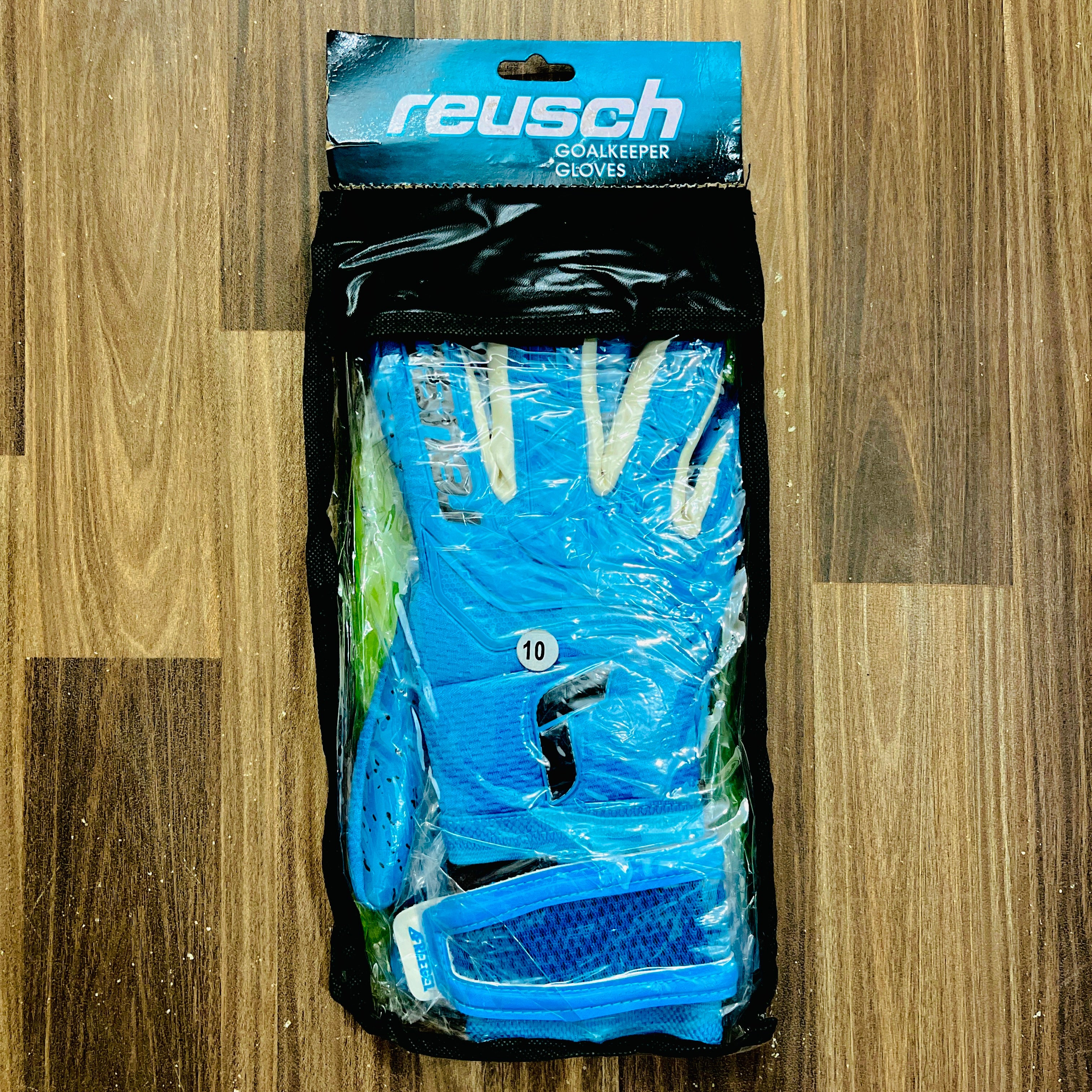 Reusch Goalkeeping Gloves for Adults – Professional Soccer Goalie Gloves with Superior Grip and Comfort (Blue)